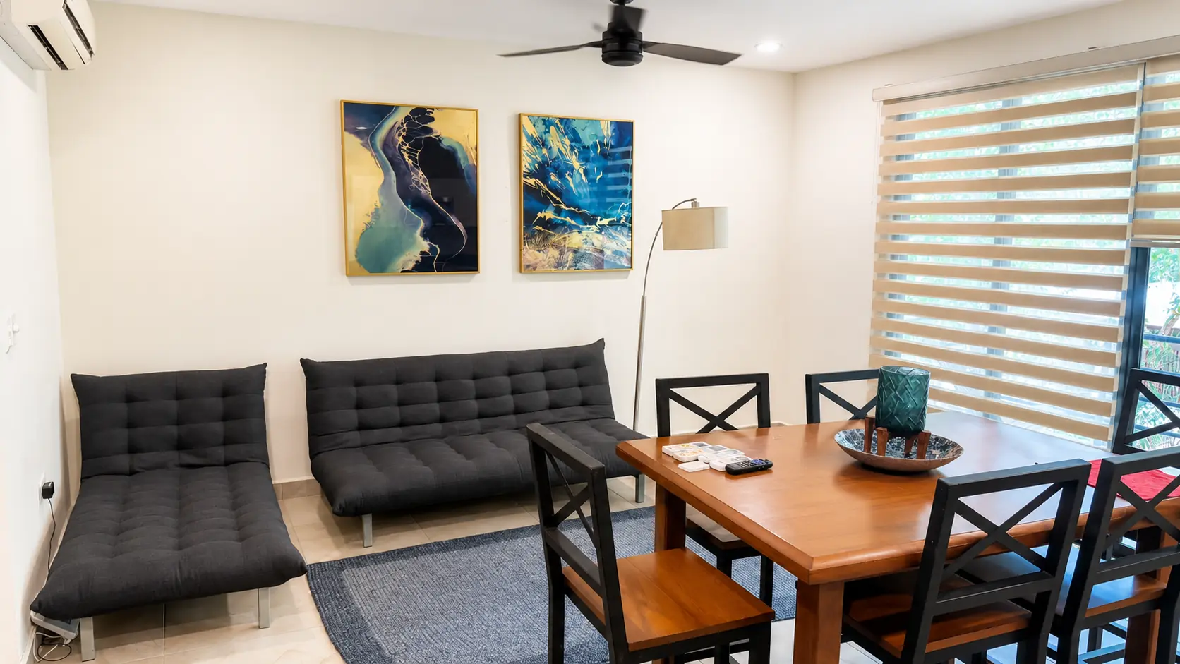 Sala y comedor del departamento en venta en Tulum